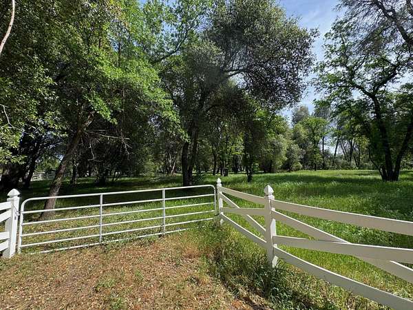 4 Acres of Residential Land for Sale in Redding, California