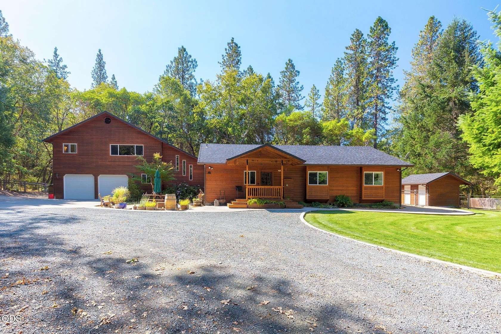 19.3 Acres of Recreational Land with Home for Sale in Grants Pass, Oregon