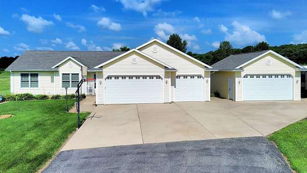 3 Acres of Land with Home for Sale in New Hartford, Iowa