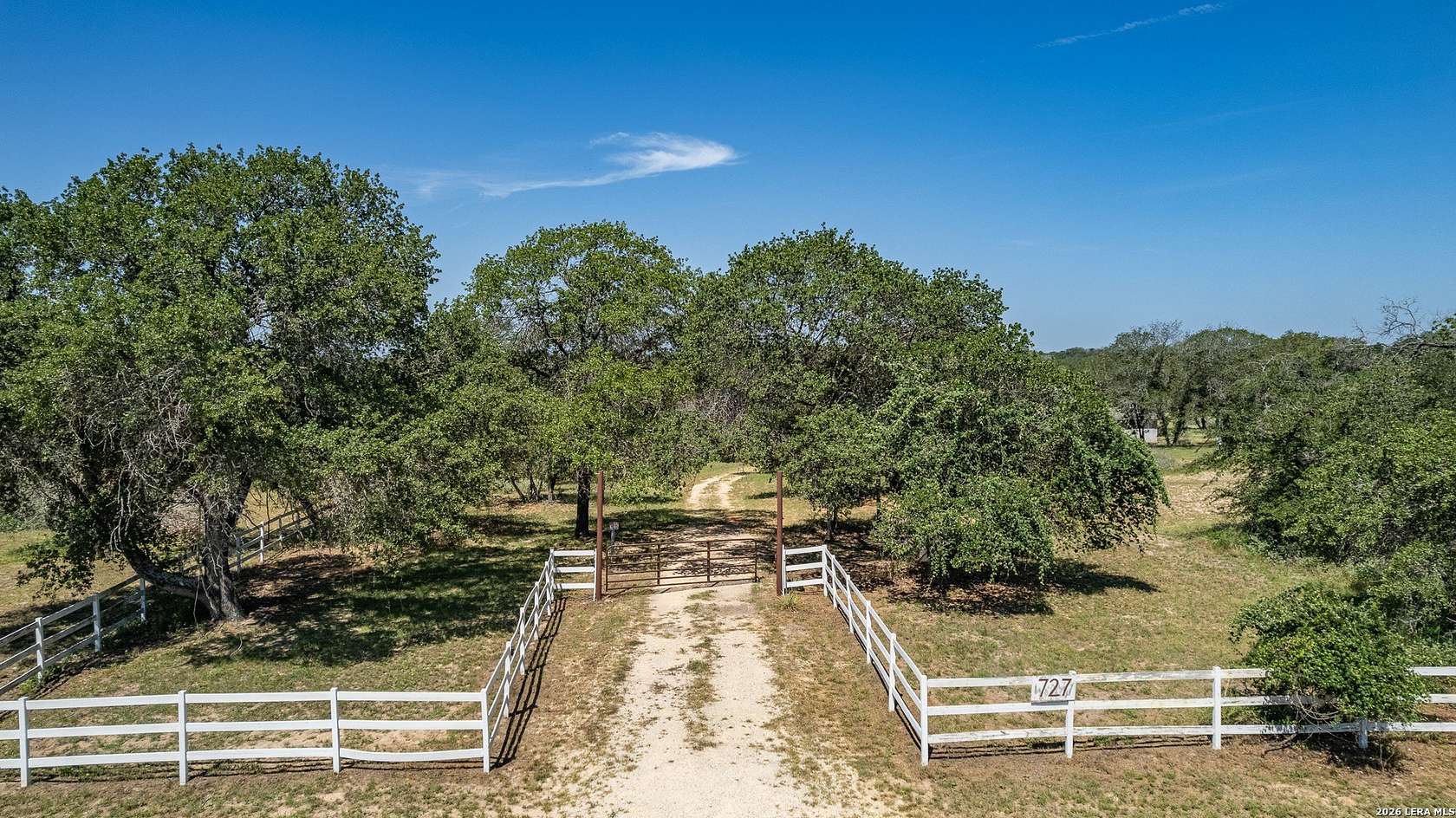 5 Acres of Residential Land for Sale in Floresville, Texas
