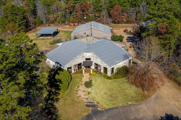 43 Acres of Land with Home for Sale in Longview, Texas