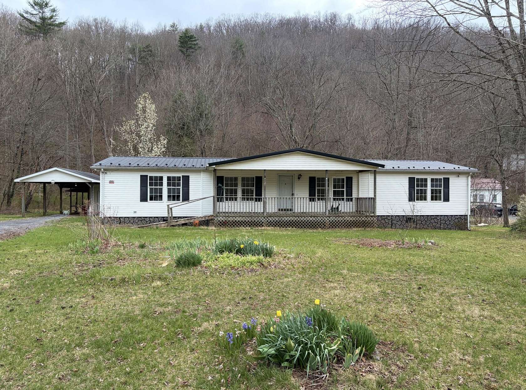 9.43 Acres of Land with Home for Sale in White Sulphur Springs, West Virginia