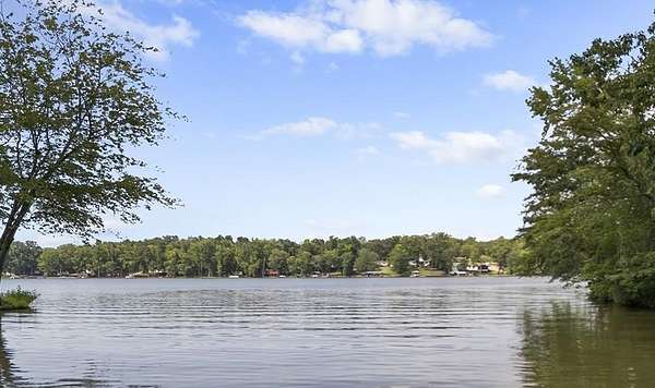 1 Acre of Residential Land for Sale in Hodges, South Carolina