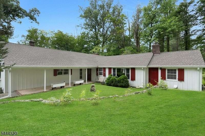 3.35 Acres of Land with Home for Lease in Morris Township, New Jersey