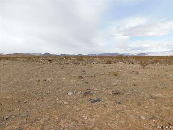 3 Acres of Residential Land for Sale in Golden Valley, Arizona