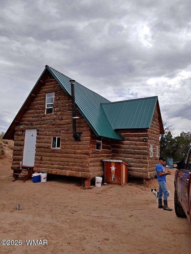 80 Acres of Land with Home for Sale in St. Johns, Arizona