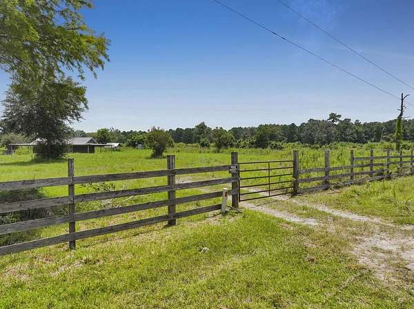 82 Acres of Recreational & Residential Land for Sale in Buna, Texas
