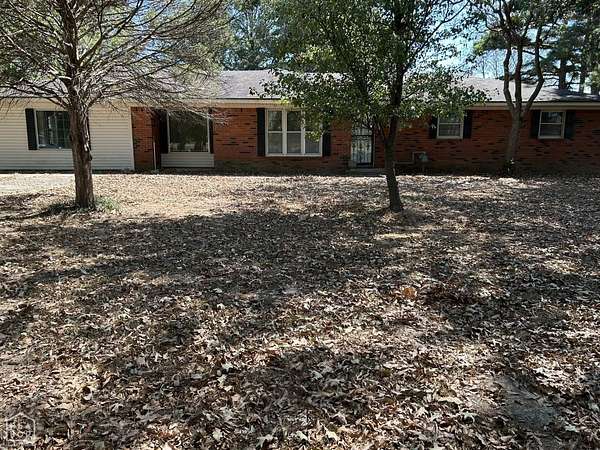 3.18 Acres of Land with Home for Sale in Jonesboro, Arkansas