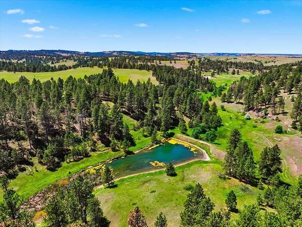 330 Acres of Land with Home for Sale in Belle Fourche, South Dakota