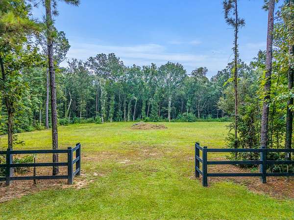 10 Acres of Residential Land for Sale in Ridgeville, South Carolina
