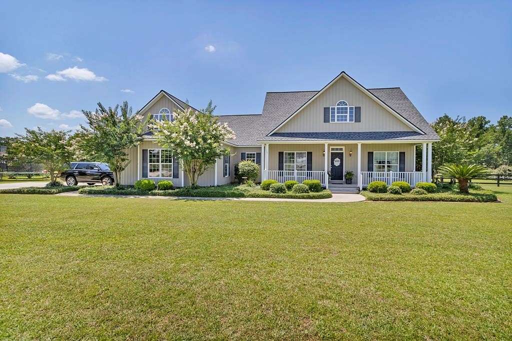 2.64 Acres of Land with Home for Sale in Moultrie, Georgia
