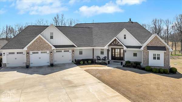 1.77 Acres of Land with Home for Sale in Jonesboro, Arkansas