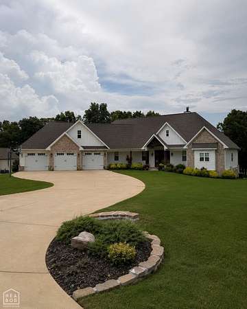 1.77 Acres of Land with Home for Sale in Jonesboro, Arkansas