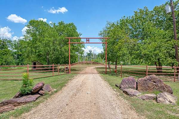 5 Acres of Improved Mixed-Use Land for Sale in Denton, Texas