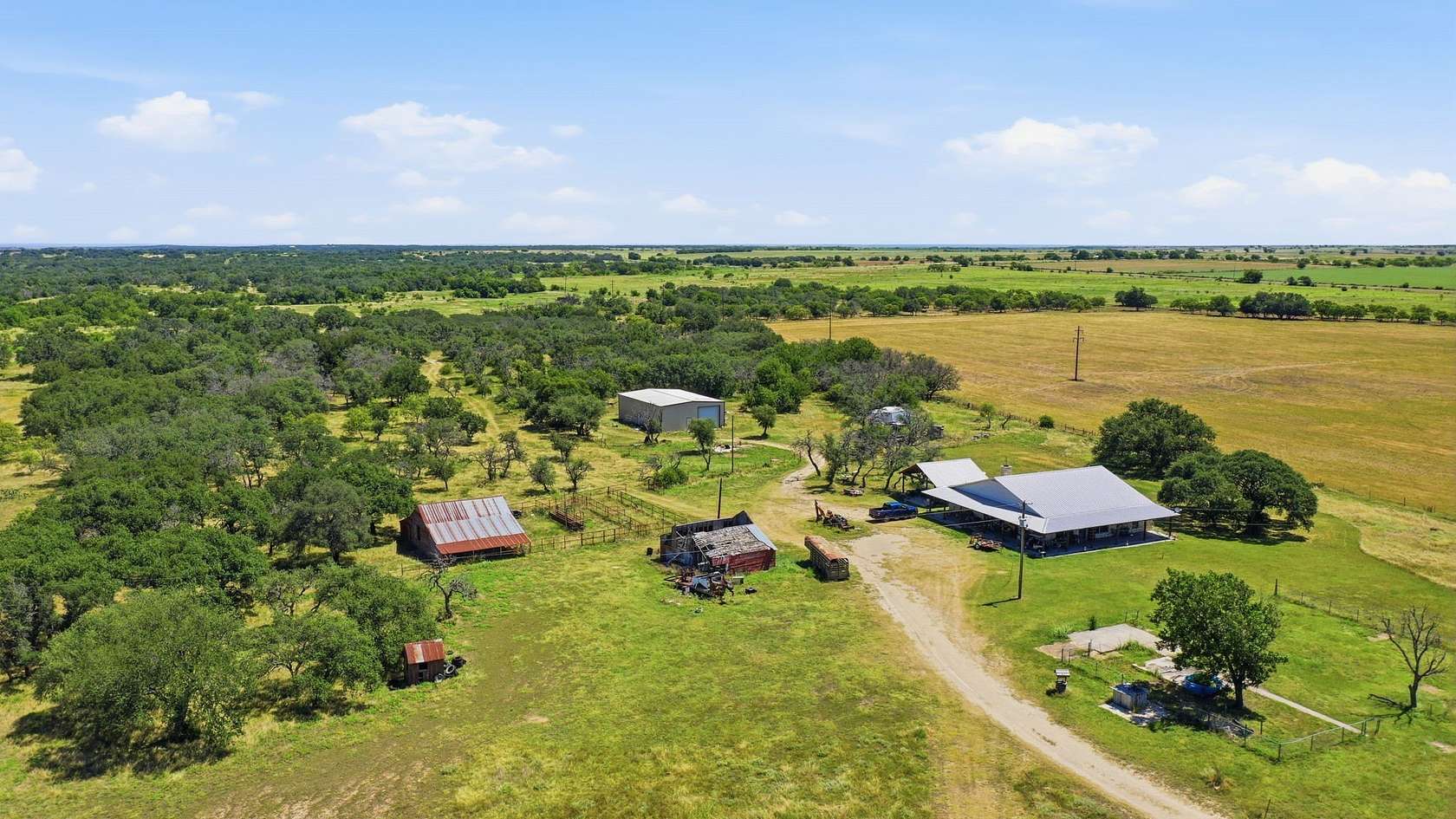 206 Acres of Land with Home for Sale in Hamilton, Texas