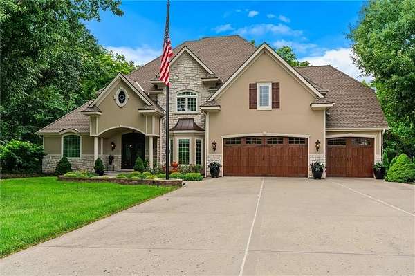1.5 Acres of Land with Home for Sale in Kearney, Missouri