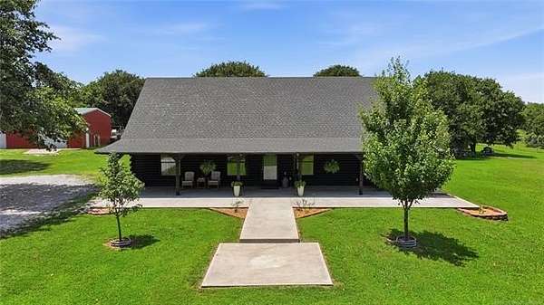 10 Acres of Land with Home for Sale in Skiatook, Oklahoma
