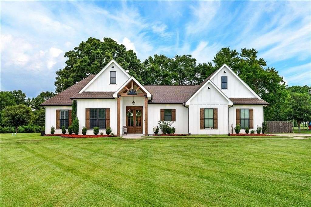 2 Acres of Land with Home for Sale in Covington, Louisiana