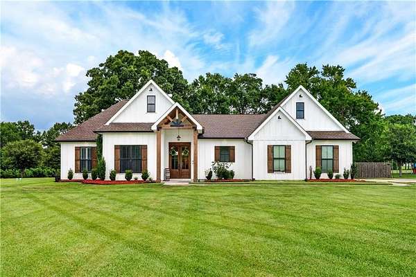 2 Acres of Land with Home for Sale in Covington, Louisiana