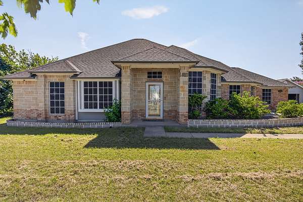 2.33 Acres of Land with Home for Sale in Waxahachie, Texas