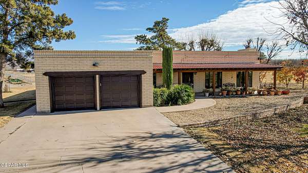 10 Acres of Land with Home for Sale in Canutillo, Texas
