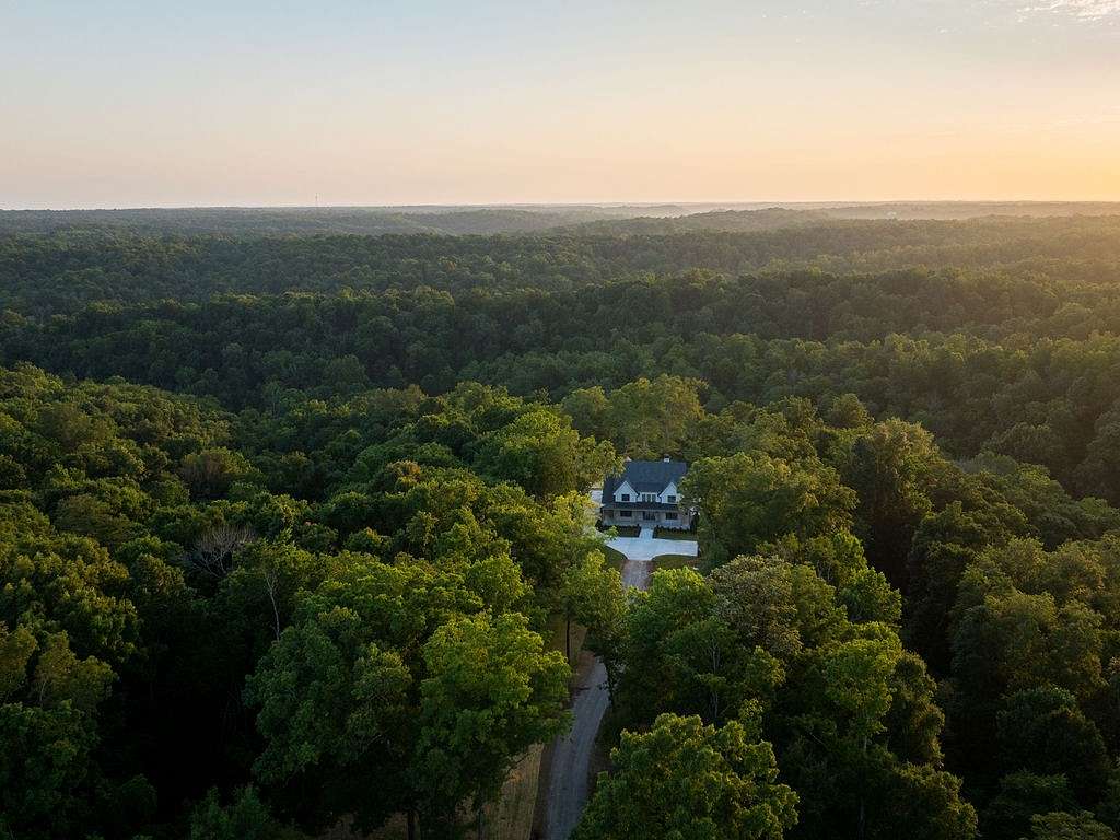 9.76 Acres of Land with Home for Sale in Columbia, Tennessee