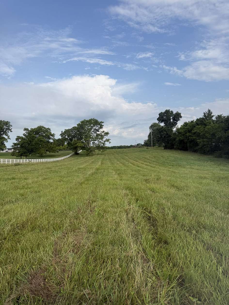 7.6 Acres of Residential Land for Sale in Eagleville, Tennessee