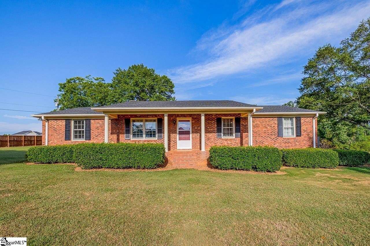 2.5 Acres of Land with Home for Sale in Spartanburg, South Carolina