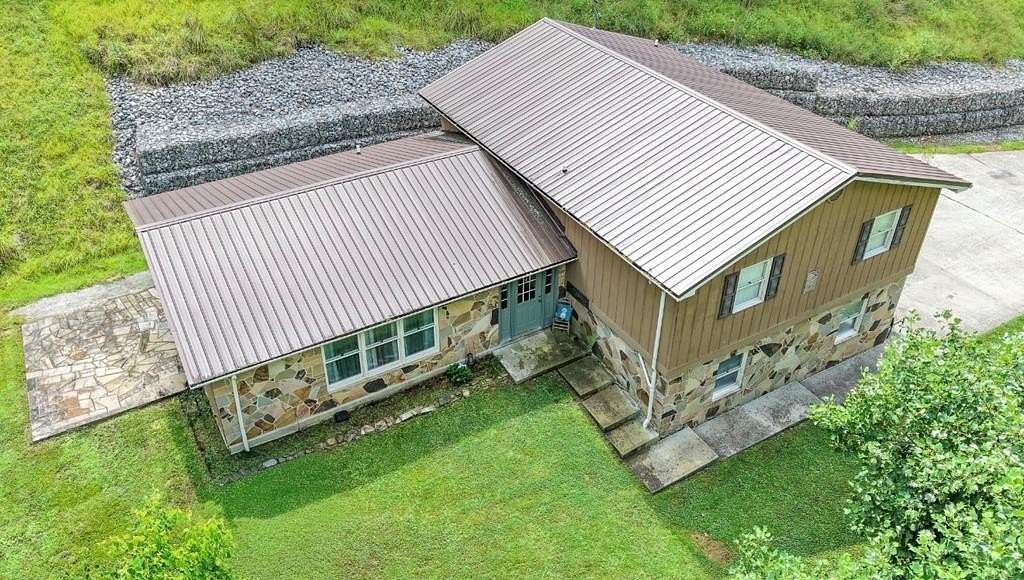 10 Acres of Land with Home for Sale in Hazard, Kentucky