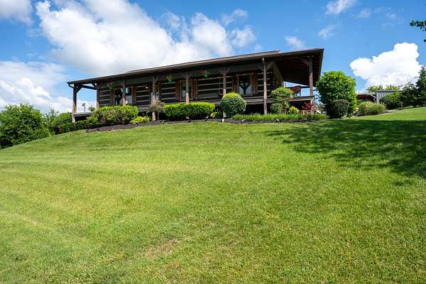 3.44 Acres of Land with Home for Sale in Hendersonville, Tennessee