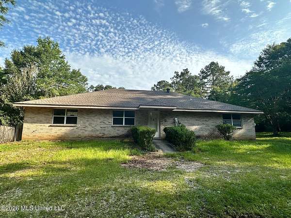 13.7 Acres of Land with Home for Sale in Picayune, Mississippi