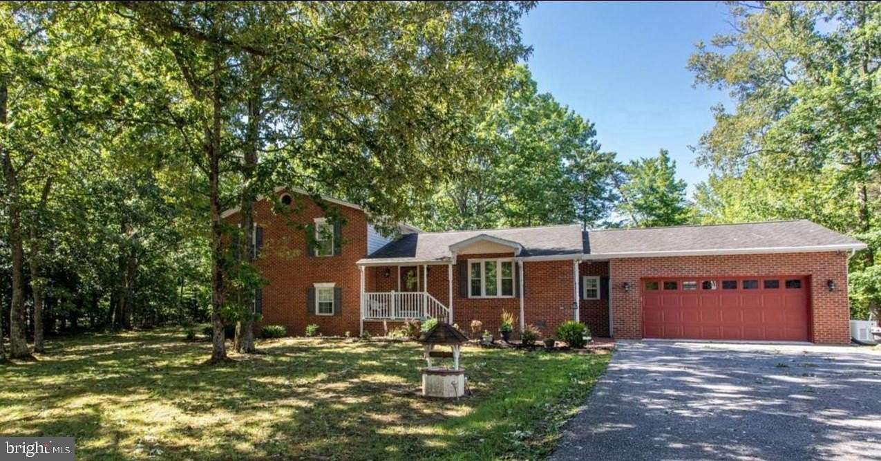 1.5 Acres of Land with Home for Sale in Pomfret, Maryland