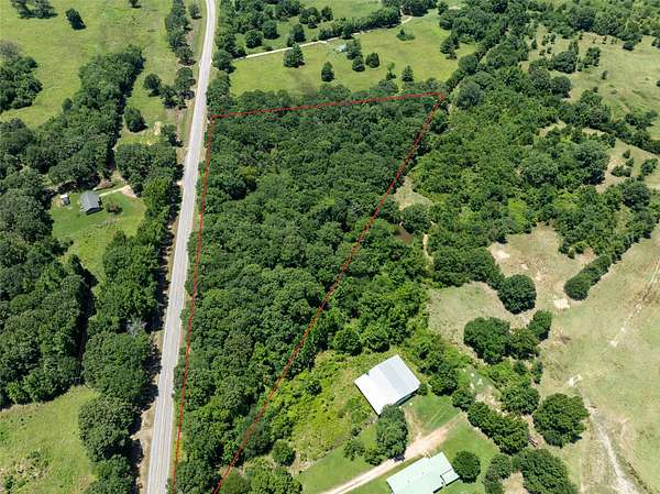 5 Acres of Residential Land for Sale in Paris, Texas