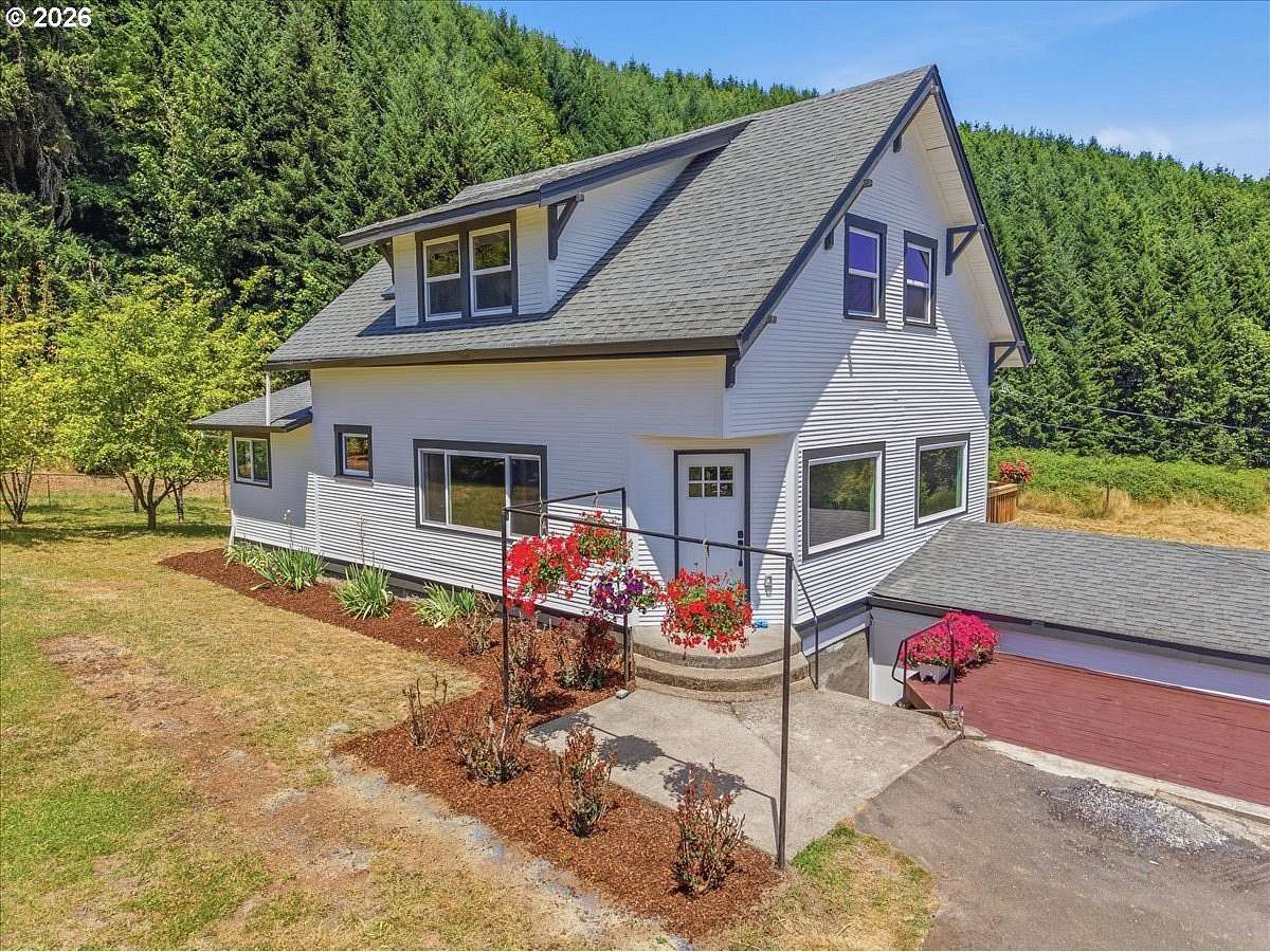 5 Acres of Land with Home for Sale in Scappoose, Oregon