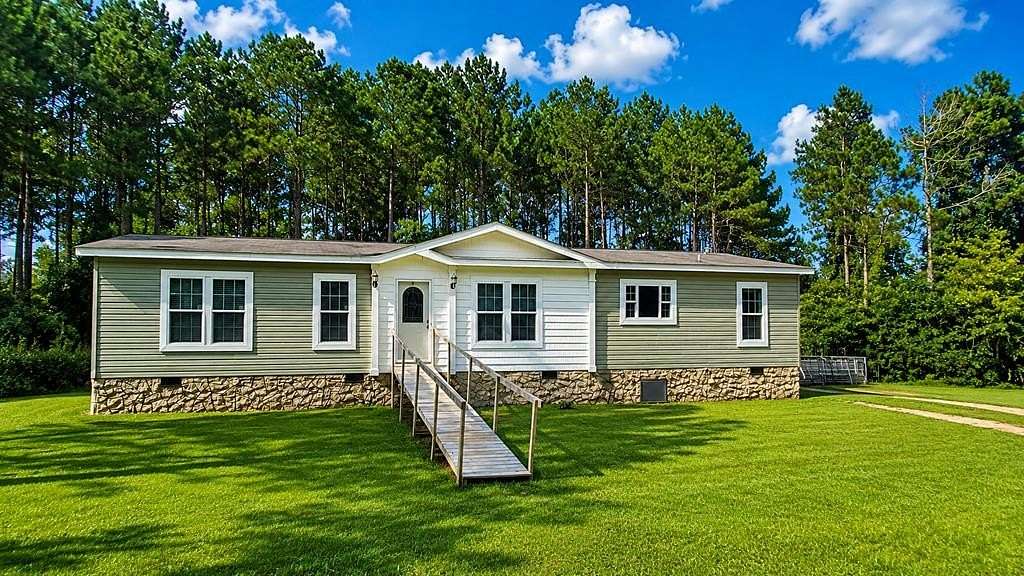 10.2 Acres of Recreational Land with Home for Sale in Norman Park, Georgia