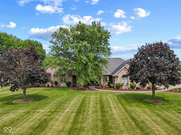 16.7 Acres of Land with Home for Sale in Brazil, Indiana