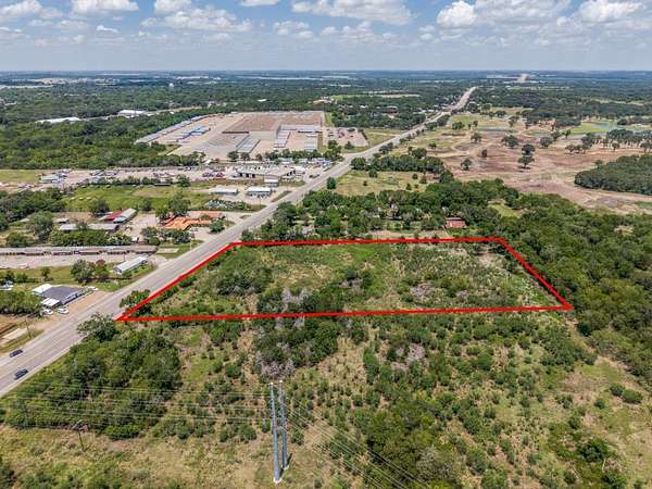 5 Acres of Mixed-Use Land for Sale in Corsicana, Texas