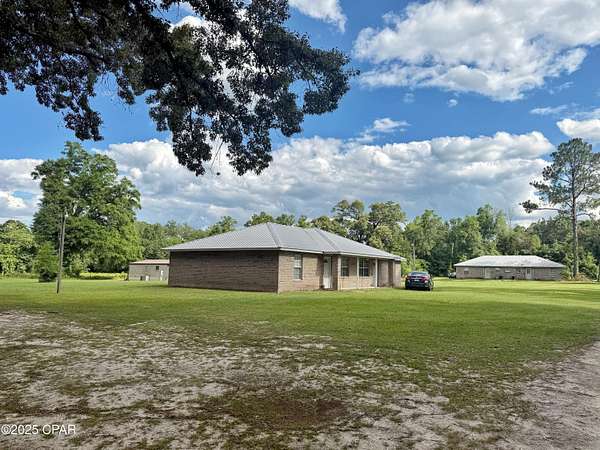 9 Acres of Improved Residential Land for Sale in Marianna, Florida
