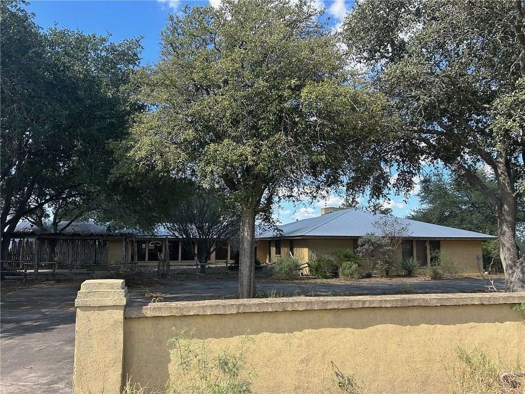 46.3 Acres of Land with Home for Sale in Freer, Texas