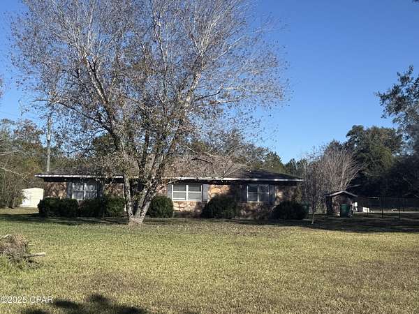 10 Acres of Improved Residential Land for Sale in Cottondale, Florida