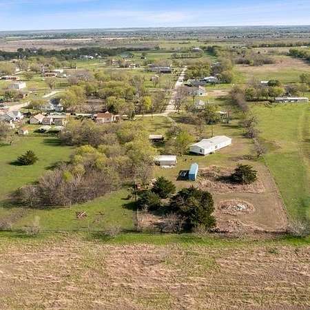 3 Acres of Land with Home for Sale in Emhouse, Texas