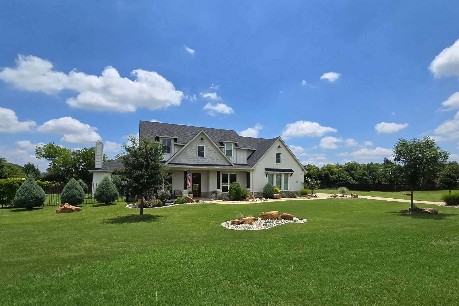 2.28 Acres of Land with Home for Sale in Midlothian, Texas