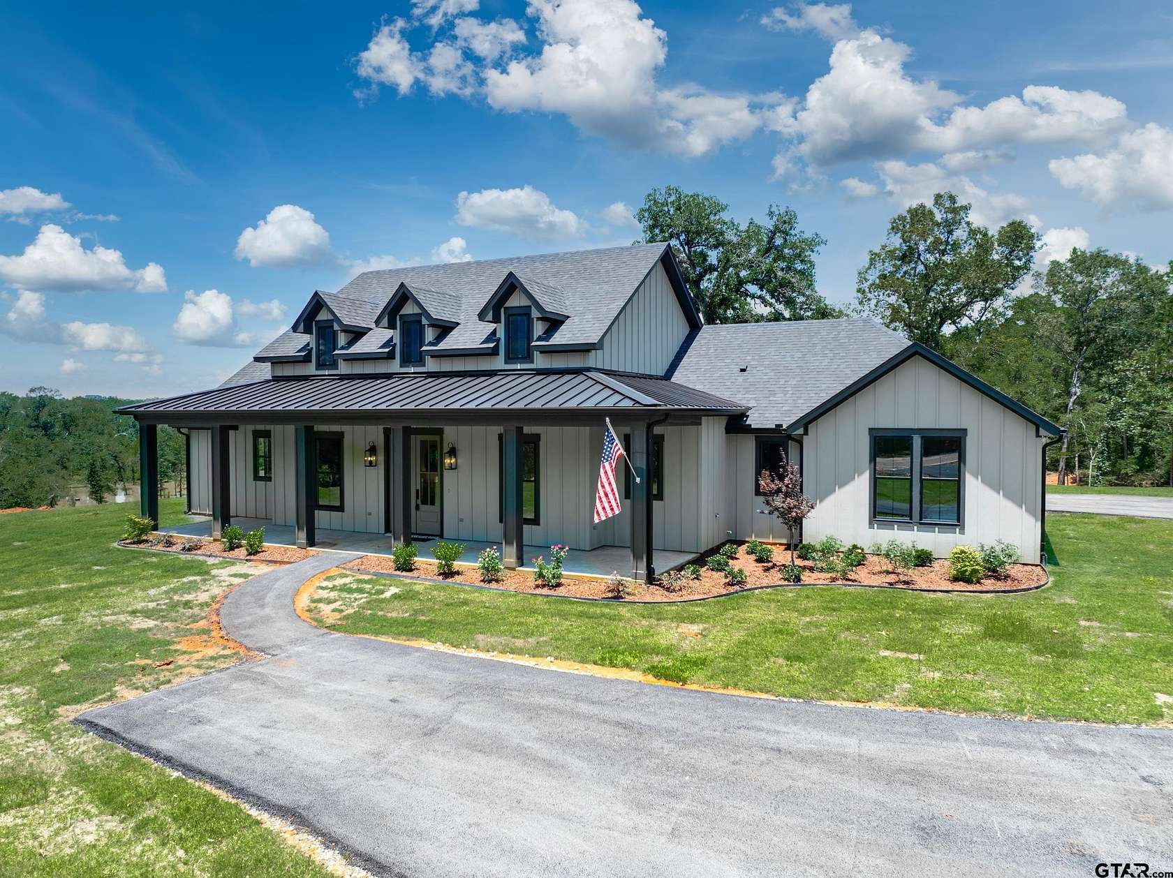15.3 Acres of Land with Home for Sale in Tyler, Texas