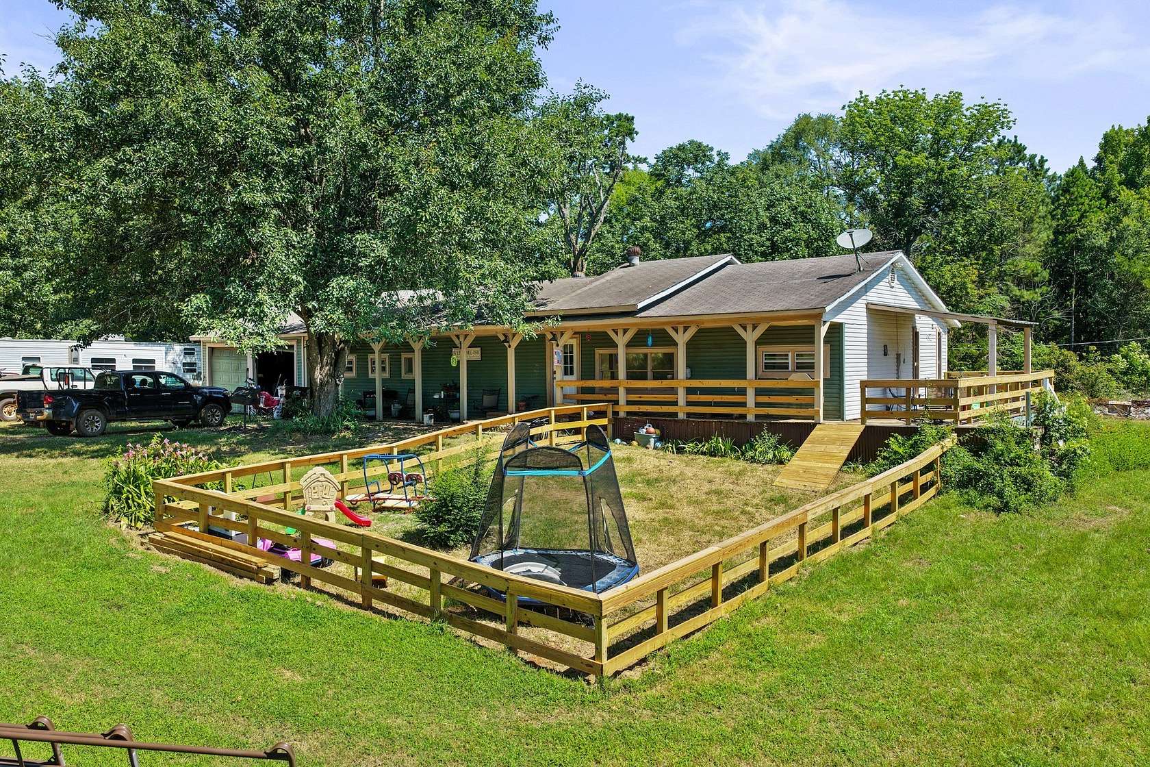 21.3 Acres of Land with Home for Sale in Hughes Springs, Texas