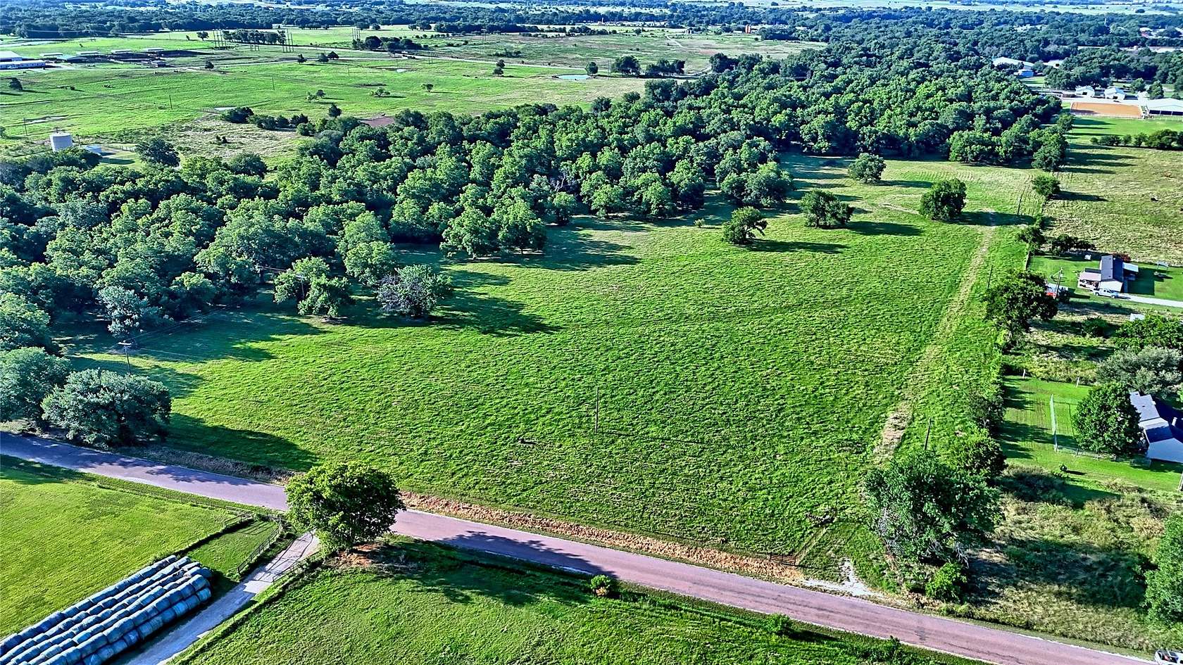 12 Acres of Land for Sale in Gainesville, Texas