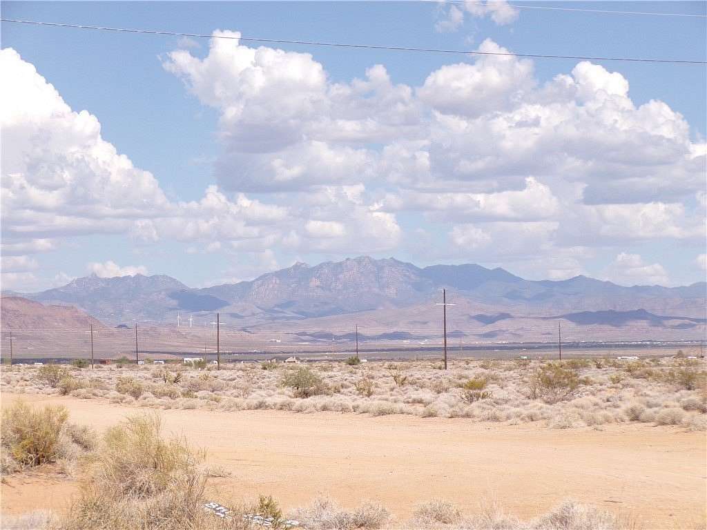 3 Acres of Residential Land for Sale in Golden Valley, Arizona