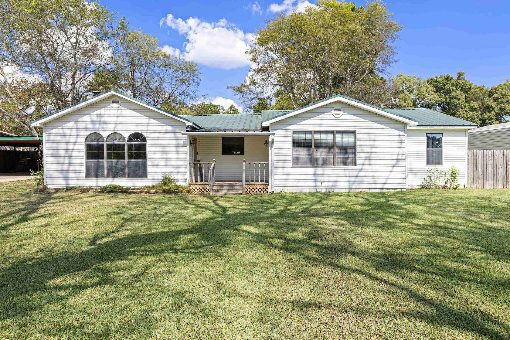 8.5 Acres of Land with Home for Sale in Tatum, Texas