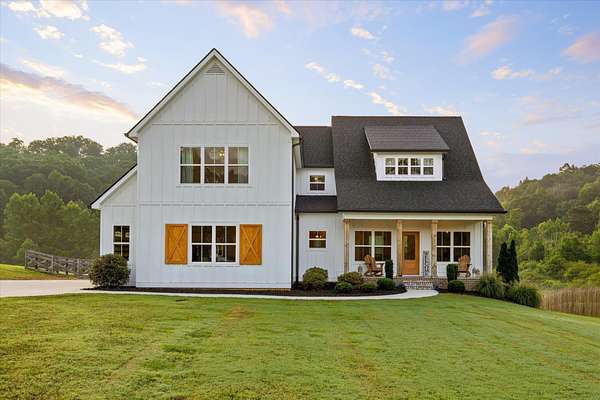 5.33 Acres of Land with Home for Sale in Ringgold, Georgia