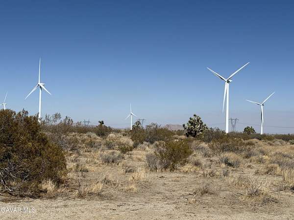 10 Acres of Residential Land for Sale in Rosamond, California