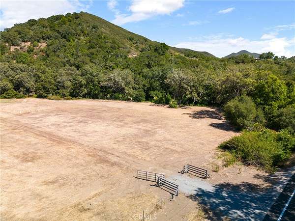 20 Acres of Land for Sale in Atascadero, California